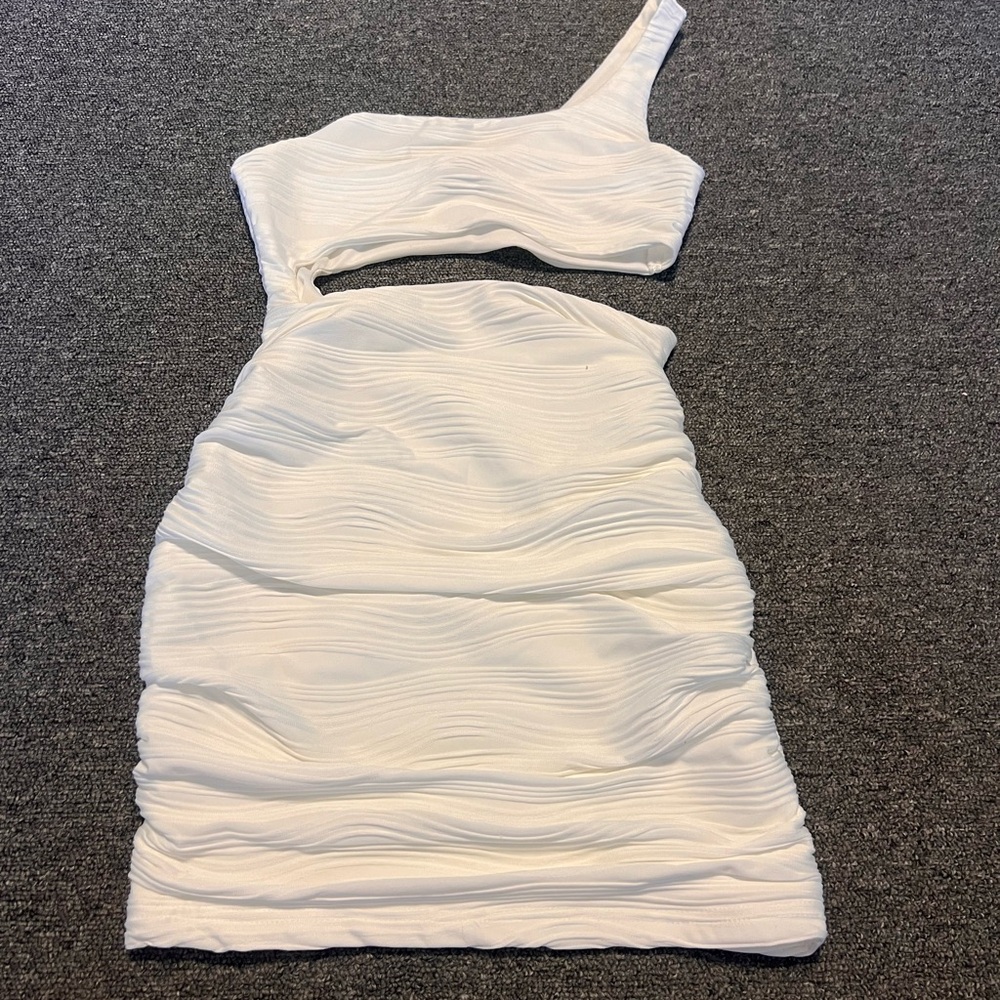 Elegant White One-Shoulder Dress